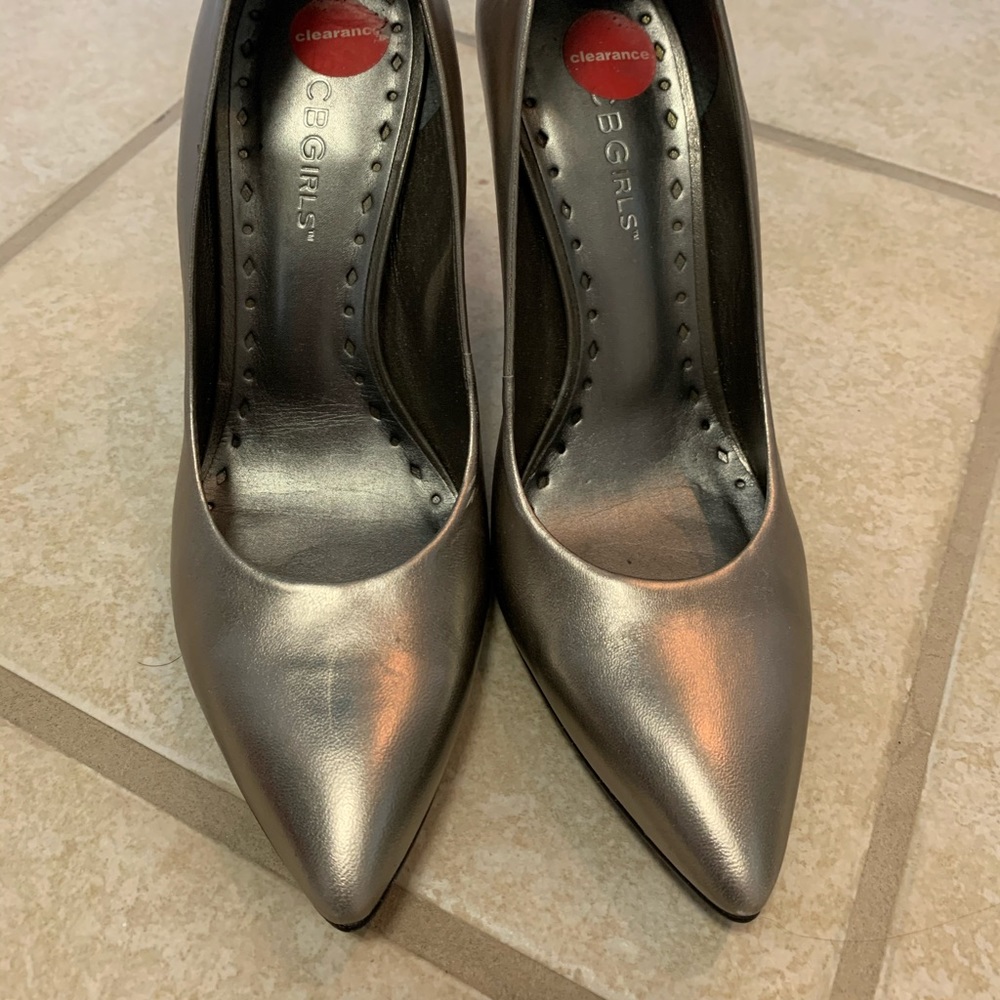 BCBG girls pewter heels